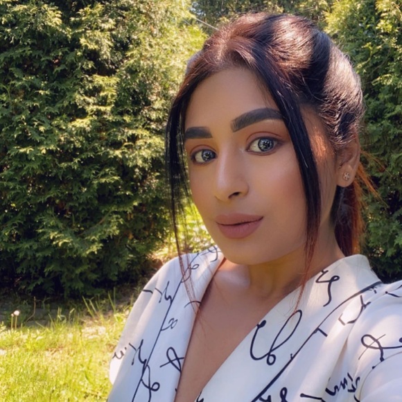 Meet your Posher, Anmol - Picture 1 of 1